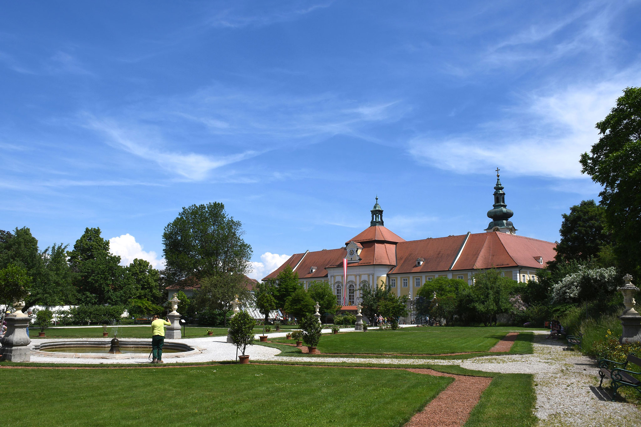 Stift Seitenstetten (Photo license: CC BY 2.0)
